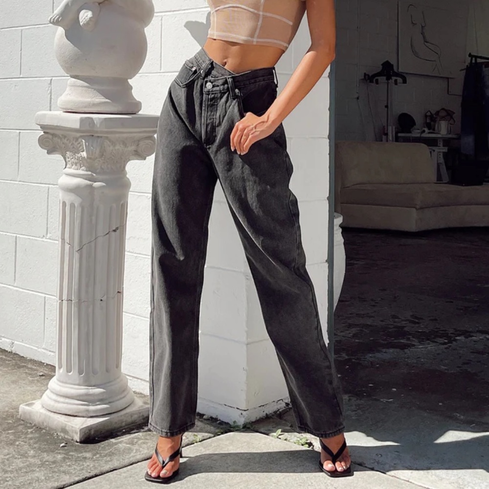 Princess Polly HOLLY ASYMMETRIC STRAIGHT LEG JEAN BLACK DENIM
